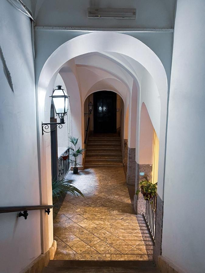 Апартаменты Chez Marie Napoli Экстерьер фото
